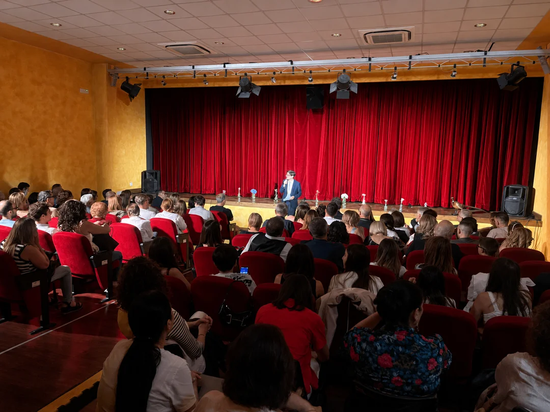 Dopo il successo delle precedenti edizioni, torna da Settembre 2026, ogni sabato pomeriggio, il Gruppo di Lettura “La Leggerezza”, promosso da CompagniAurea di Francesco Sinigaglia - APS, presso l’Opificio delle Arti Aurea Factory, in Carrara Finizia 59 a Bisceglie.