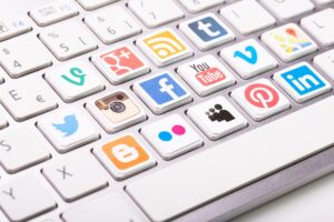 UTILIZZARE IL WEB E I SOCIAL MEDIA