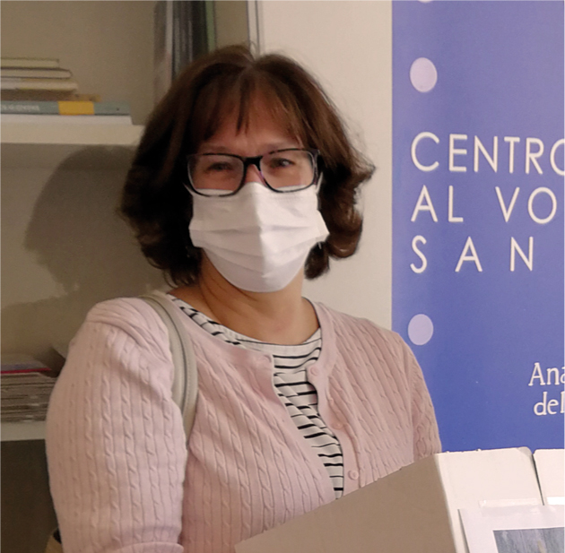 Cinzia-Clarino-Gruppo-Interforze-OdV-Consegna-Box-Libri-CSVSN-Giunti-2020-
