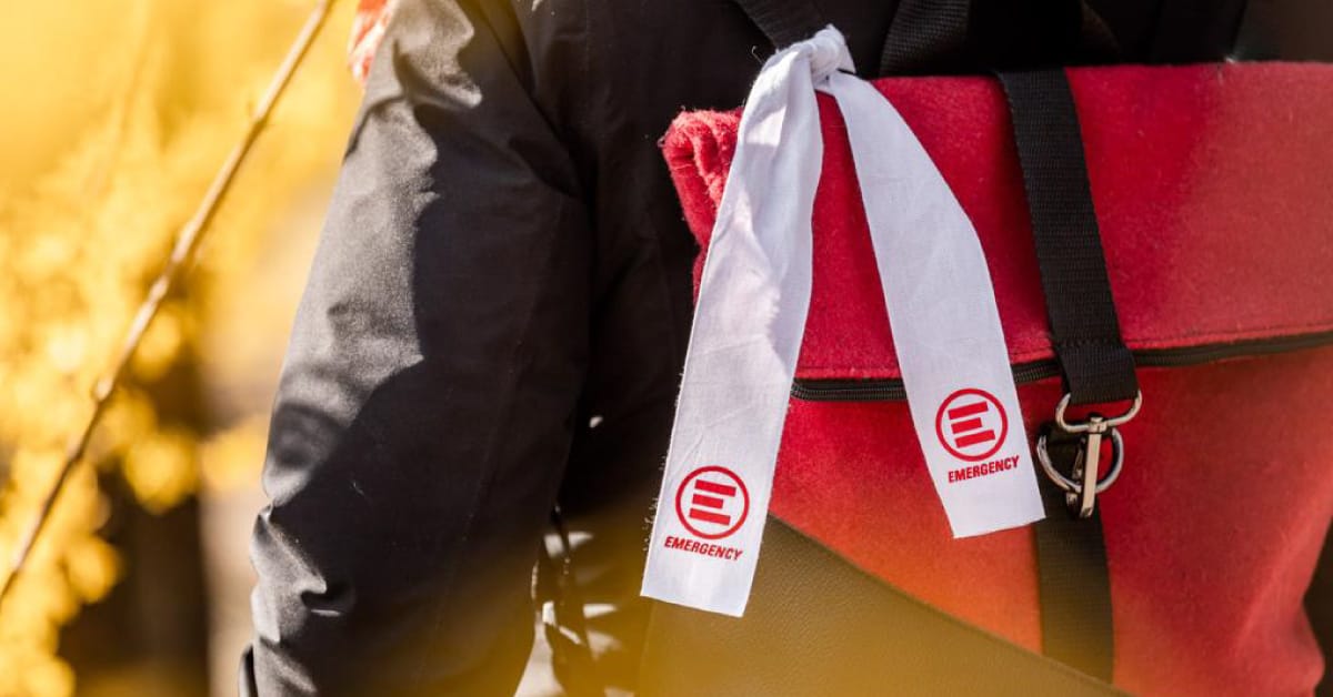 Banner Sit-in a Bari con gli stracci di pace da portare sempre con sé