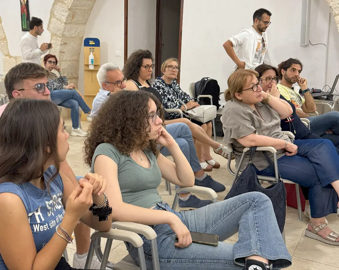 Pubblico Dal 6 all’8 Giugno 2025, il Centro di Servizio al Volontariato San Nicola ETS, Semi di Vita Società Cooperativa sociale e Libera Puglia organizzano il Campo Volontariato e Antimafia, presso la Domus Familiae Nozze di Cana a Bari Torre a Mare: “Dalla confisca alla vita. Scoprire e valorizzare i beni confiscati”. Con il patrocinio di Avviso pubblico Enti Locali e Regioni per la formazione civile contro le mafie e Comune di Valenzano.